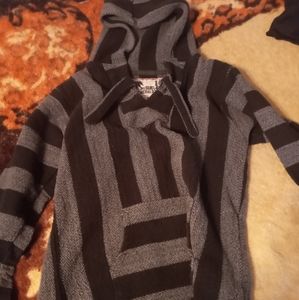 Miguel Geraldo Poncho L black and grey